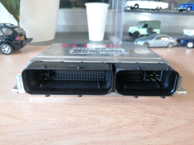 bontott AUDI A4 B6 Motorvezérlő