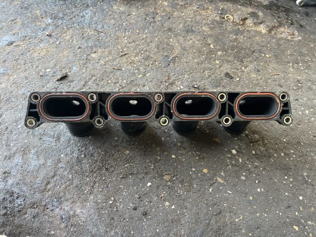 bontott AUDI A4 B6 Porlasztó Sor / Híd