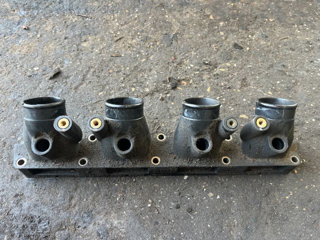 bontott AUDI A4 B6 Porlasztó Sor / Híd