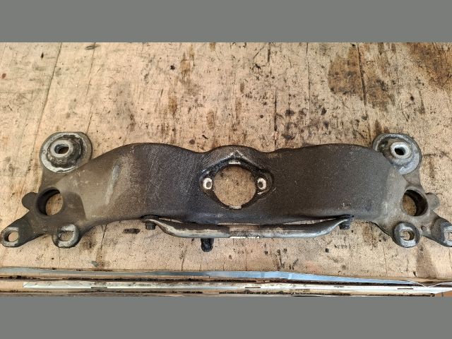 bontott AUDI A4 B6 Váltó Tartó Bak (Pozíciófüggetlen)