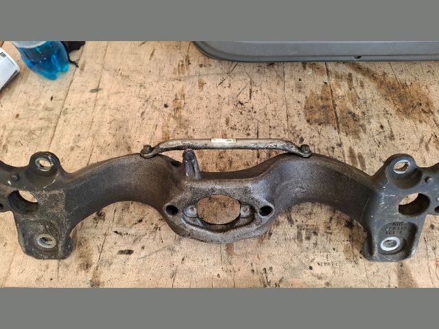 bontott AUDI A4 B6 Váltó Tartó Bak (Pozíciófüggetlen)