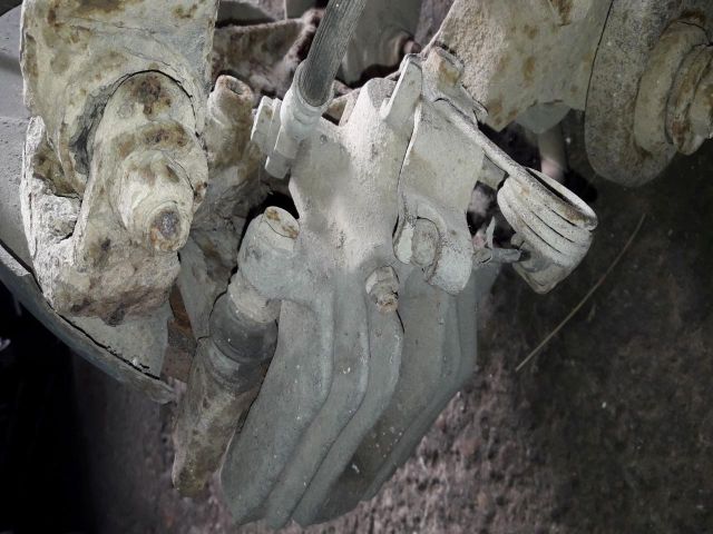 bontott AUDI A4 B6 Bal hátsó Féknyereg Munkahengerrel