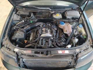 bontott AUDI A4 B6 Biztosítéktábla Motortér