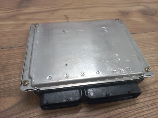 bontott AUDI A4 B6 Motorvezérlő