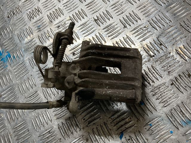 bontott AUDI A4 B6 Bal hátsó Féknyereg Munkahengerrel