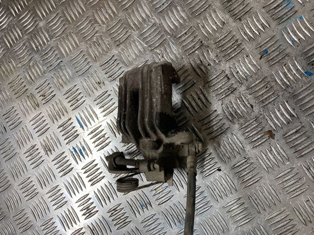 bontott AUDI A4 B6 Bal hátsó Féknyereg Munkahengerrel