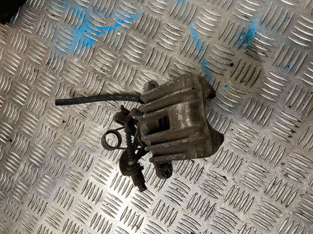 bontott AUDI A4 B6 Jobb hátsó Féknyereg Munkahengerrel