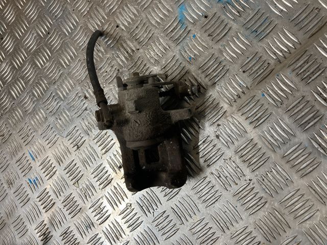 bontott AUDI A4 B6 Jobb hátsó Féknyereg Munkahengerrel