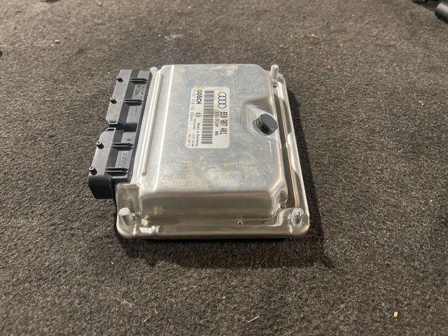 bontott AUDI A4 B6 Motorvezérlő