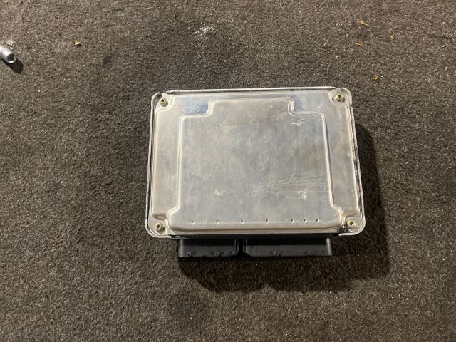 bontott AUDI A4 B6 Motorvezérlő