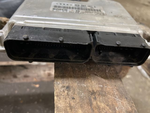 bontott AUDI A4 B6 Motorvezérlő