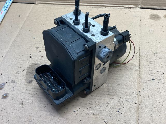 bontott AUDI A4 B6 ABS Kocka