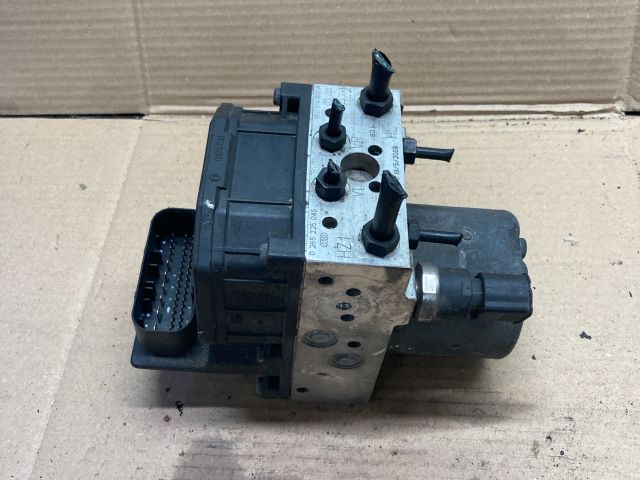 bontott AUDI A4 B6 ABS Kocka