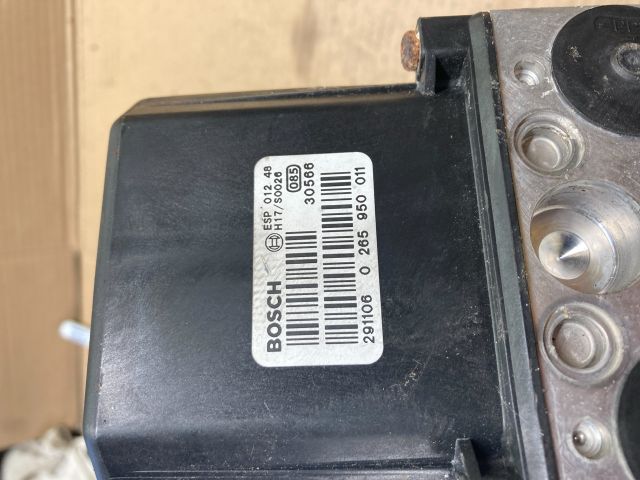 bontott AUDI A4 B6 ABS Kocka