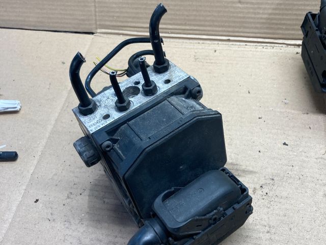 bontott AUDI A4 B6 ABS Kocka