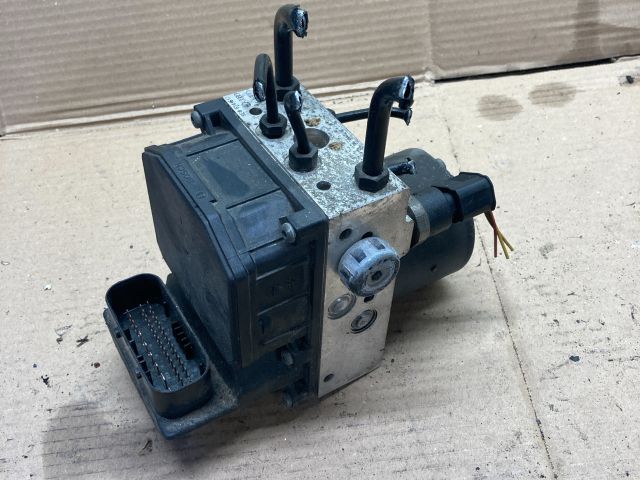 bontott AUDI A4 B6 ABS Kocka