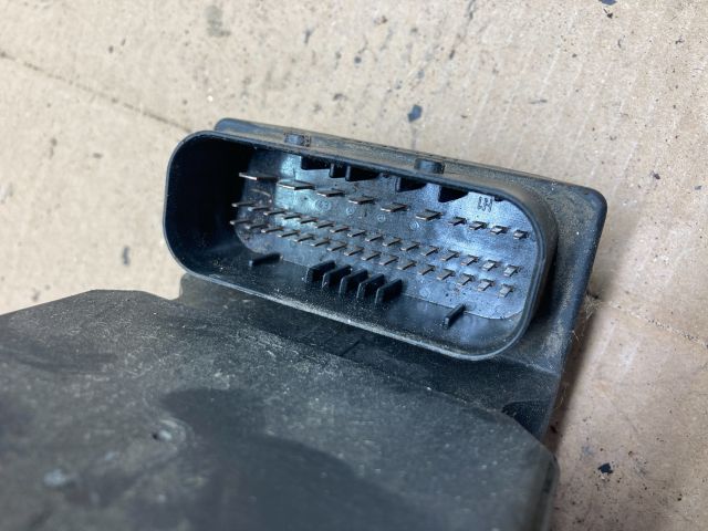 bontott AUDI A4 B6 ABS Kocka