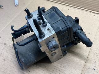 bontott AUDI A4 B6 ABS Kocka