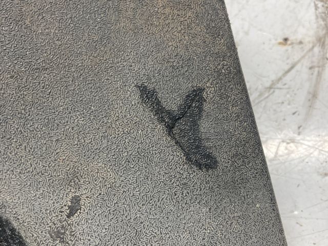 bontott AUDI A4 B6 Akkumulátor Fedél