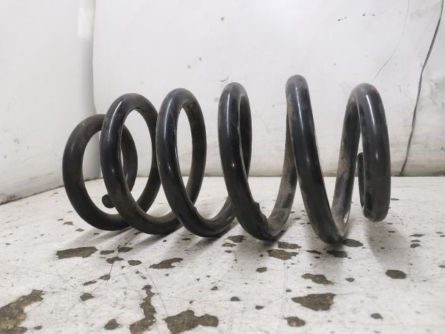 bontott AUDI A4 B6 Bal első Rugó