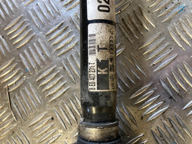 bontott AUDI A4 B6 Bal Féltengely