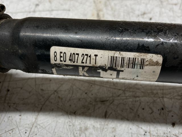 bontott AUDI A4 B6 Bal Féltengely