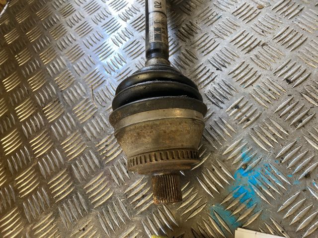 bontott AUDI A4 B6 Bal Féltengely