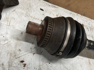 bontott AUDI A4 B6 Bal Féltengely