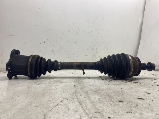 bontott AUDI A4 B6 Bal Féltengely