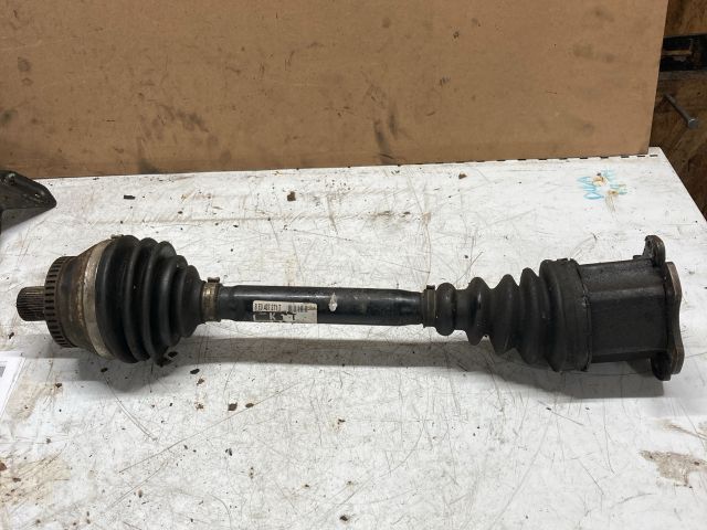 bontott AUDI A4 B6 Bal Féltengely