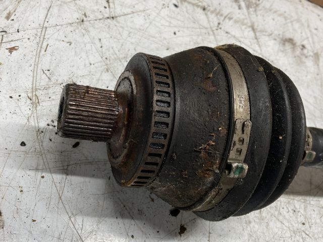 bontott AUDI A4 B6 Bal Féltengely