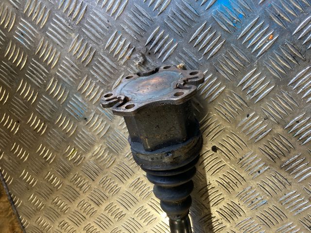 bontott AUDI A4 B6 Bal Féltengely