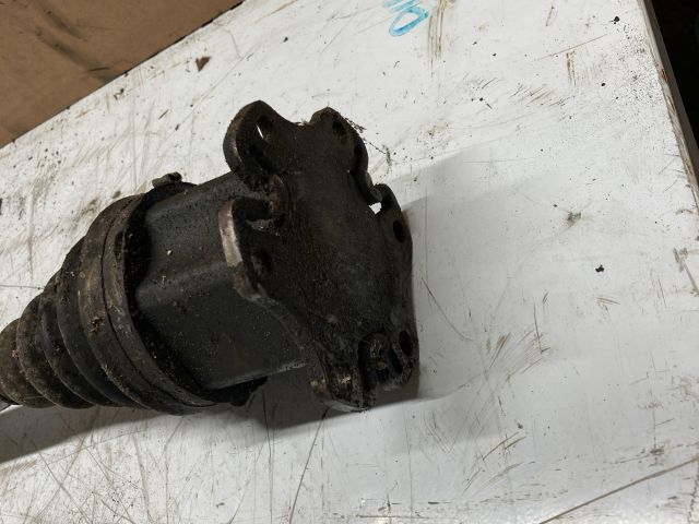 bontott AUDI A4 B6 Bal Féltengely