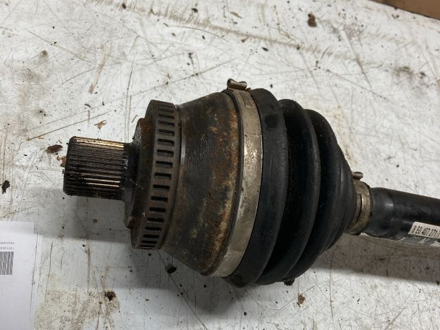 bontott AUDI A4 B6 Bal Féltengely