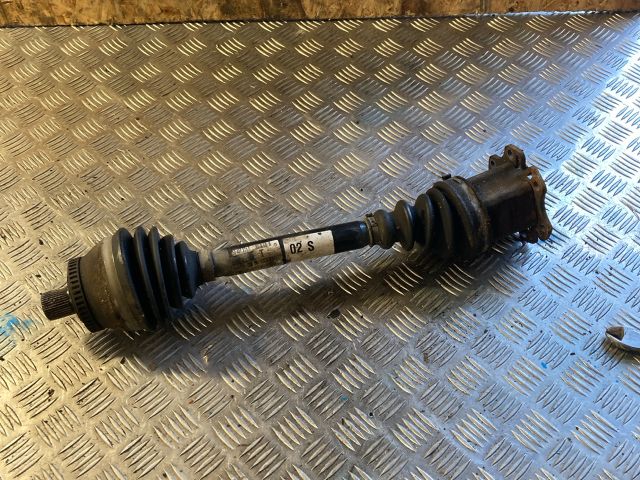 bontott AUDI A4 B6 Bal Féltengely