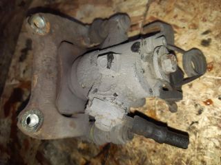 bontott AUDI A4 B6 Bal hátsó Féknyereg Munkahengerrel