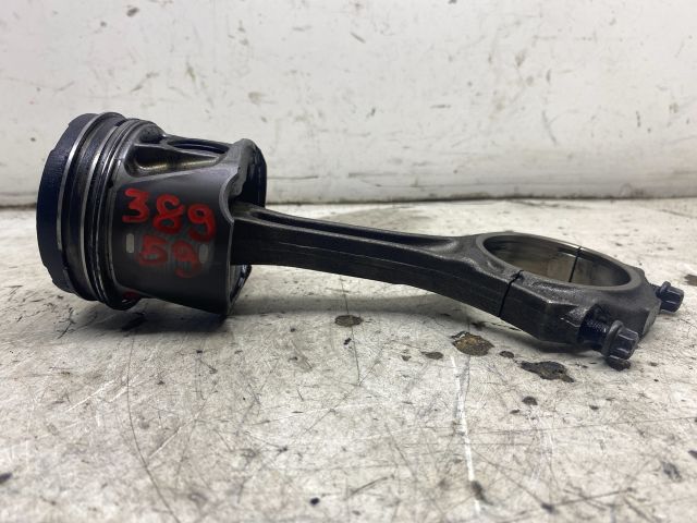 bontott AUDI A4 B6 Dugattyú és Hajtókar