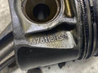 bontott AUDI A4 B6 Dugattyú és Hajtókar