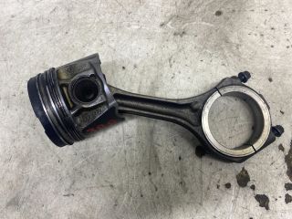 bontott AUDI A4 B6 Dugattyú és Hajtókar