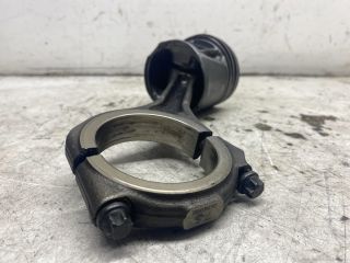 bontott AUDI A4 B6 Dugattyú és Hajtókar