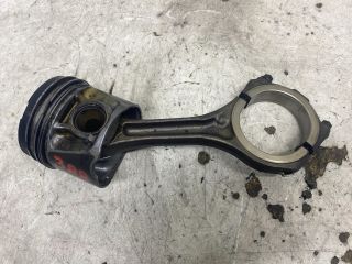 bontott AUDI A4 B6 Dugattyú és Hajtókar