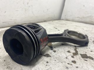 bontott AUDI A4 B6 Dugattyú és Hajtókar