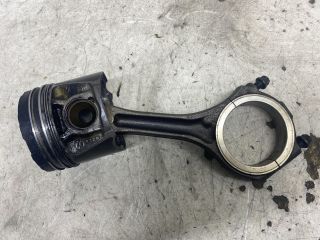 bontott AUDI A4 B6 Dugattyú és Hajtókar