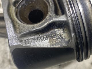 bontott AUDI A4 B6 Dugattyú és Hajtókar