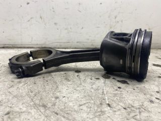 bontott AUDI A4 B6 Dugattyú és Hajtókar