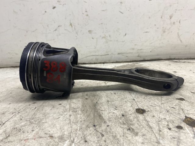 bontott AUDI A4 B6 Dugattyú és Hajtókar