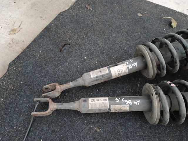 bontott AUDI A4 B6 Első Lengéscsillapító Pár