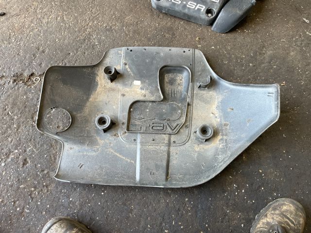 bontott AUDI A4 B6 Felső Motorburkolat