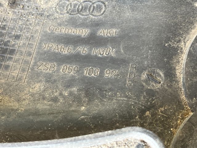 bontott AUDI A4 B6 Felső Motorburkolat