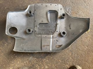 bontott AUDI A4 B6 Felső Motorburkolat